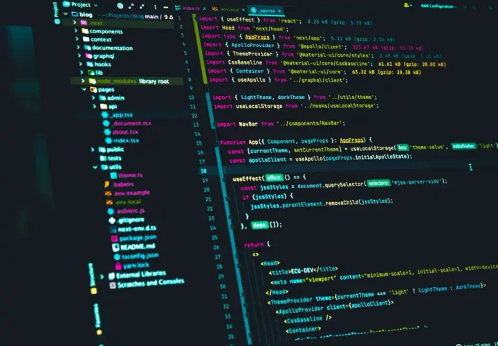 Kod w języku JavaScript, który widzisz, służy do tworzenia interaktywnych stron internetowych i aplikacji.