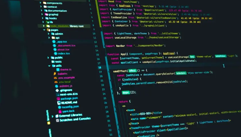 Kod w języku JavaScript, który widzisz, służy do tworzenia interaktywnych stron internetowych i aplikacji.